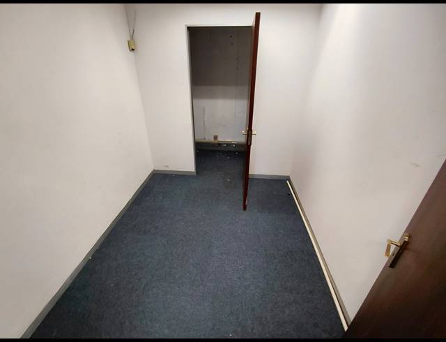 340M² OFFICE TO LET IN BRYANSTON